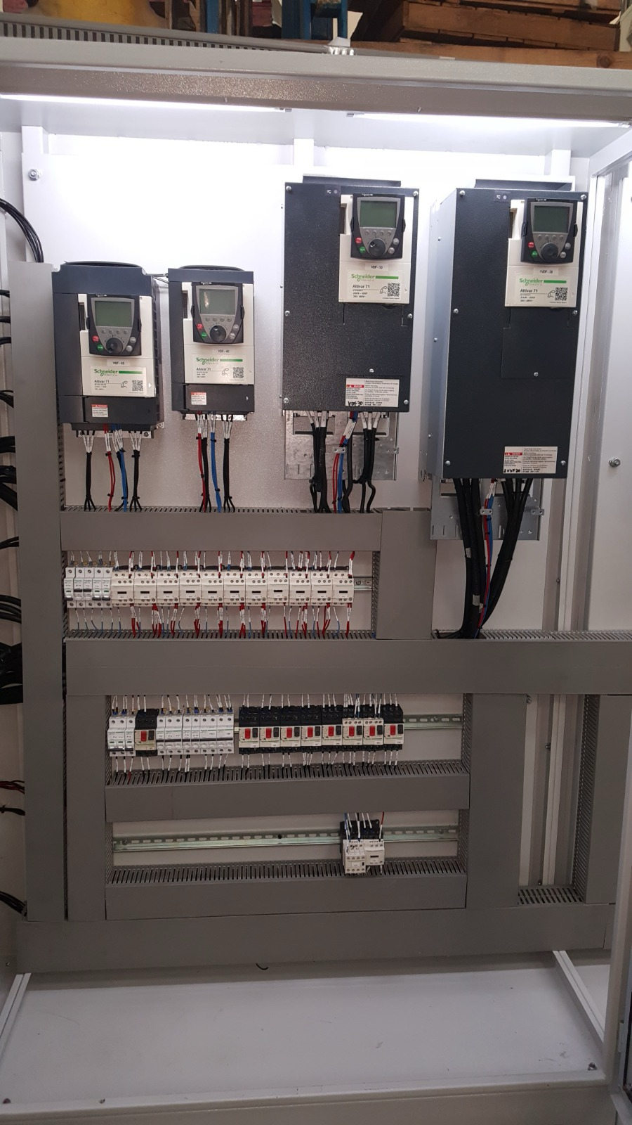 Servicios eléctricos industriales para izaje